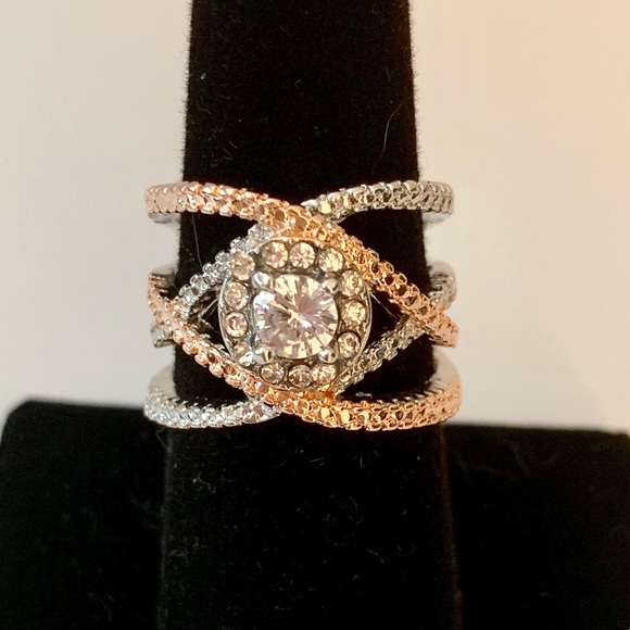 5⭐️Rated! Rose Gold and Silver Zircon Ring - Picture 3 of 7